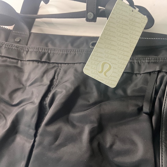 LULULEMON URBANOWSKI WARRIOR DUFFEL BAG BLACK NEW WITH TAGS - Picture 16 of 16